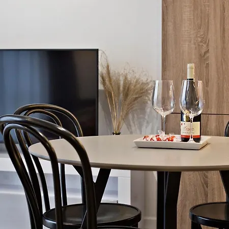 Goclaw P&O Serviced Apartments Варшава Екстер'єр фото